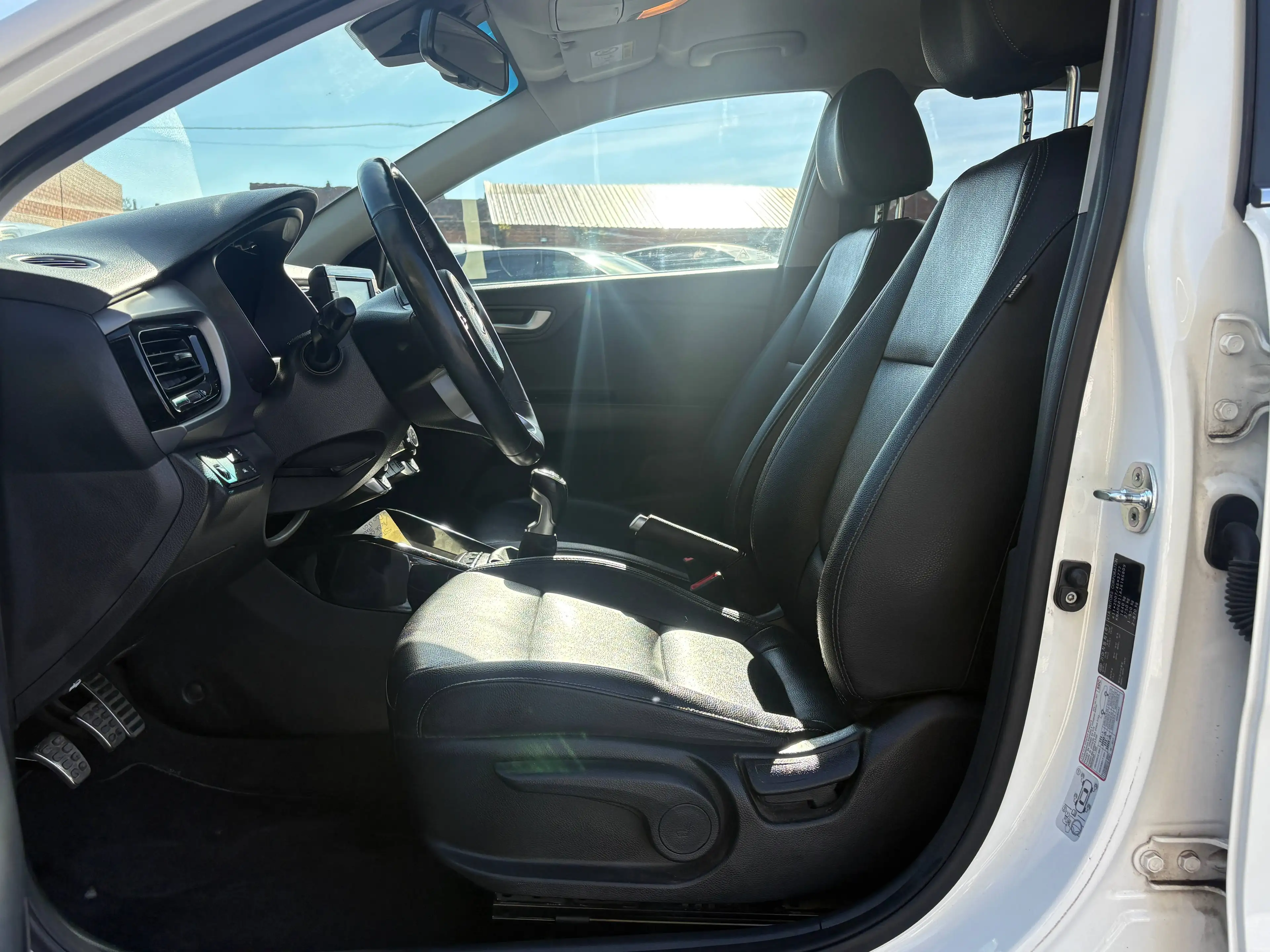Kia Stonic Stonic 1.0 T Sense ISG — photo 15