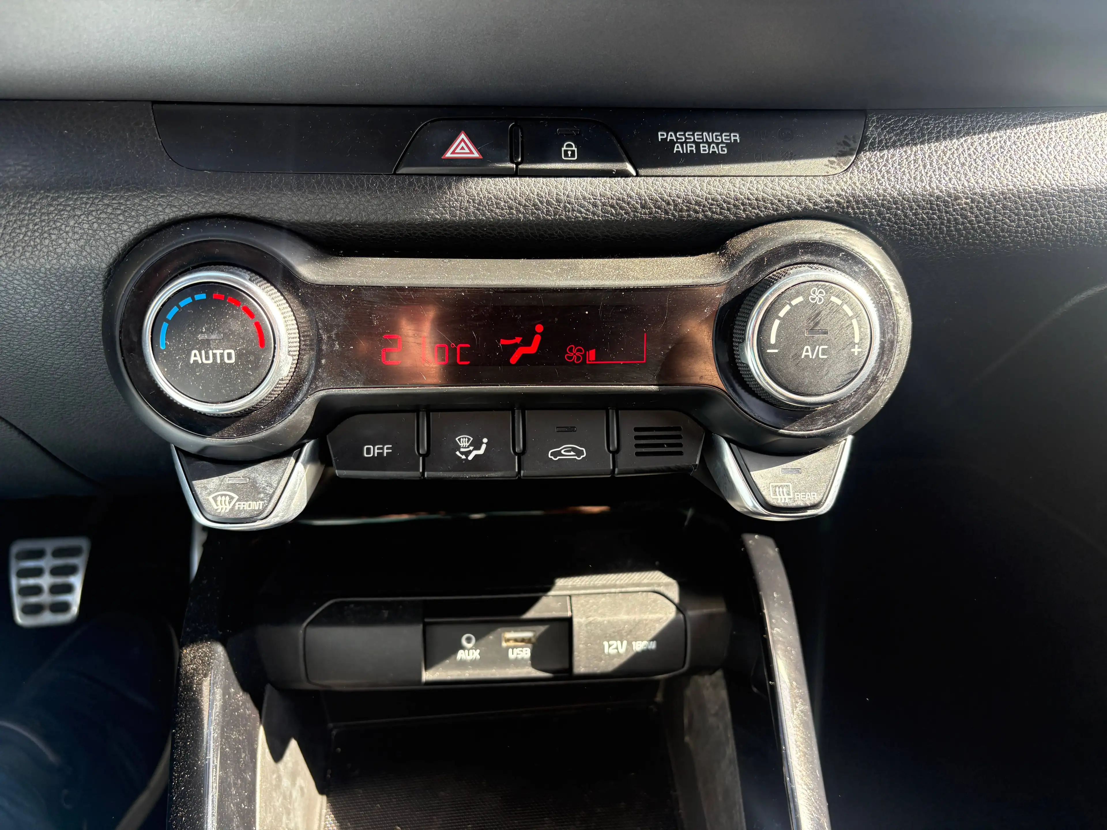 Kia Stonic Stonic 1.0 T Sense ISG — photo 12