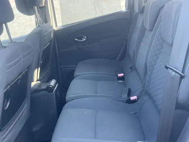 Renault Scenic view 9