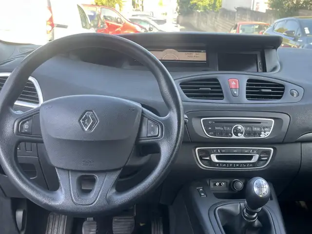 Renault Scenic view 6