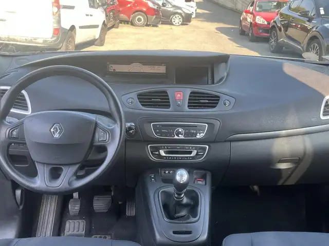 Renault Scenic view 8