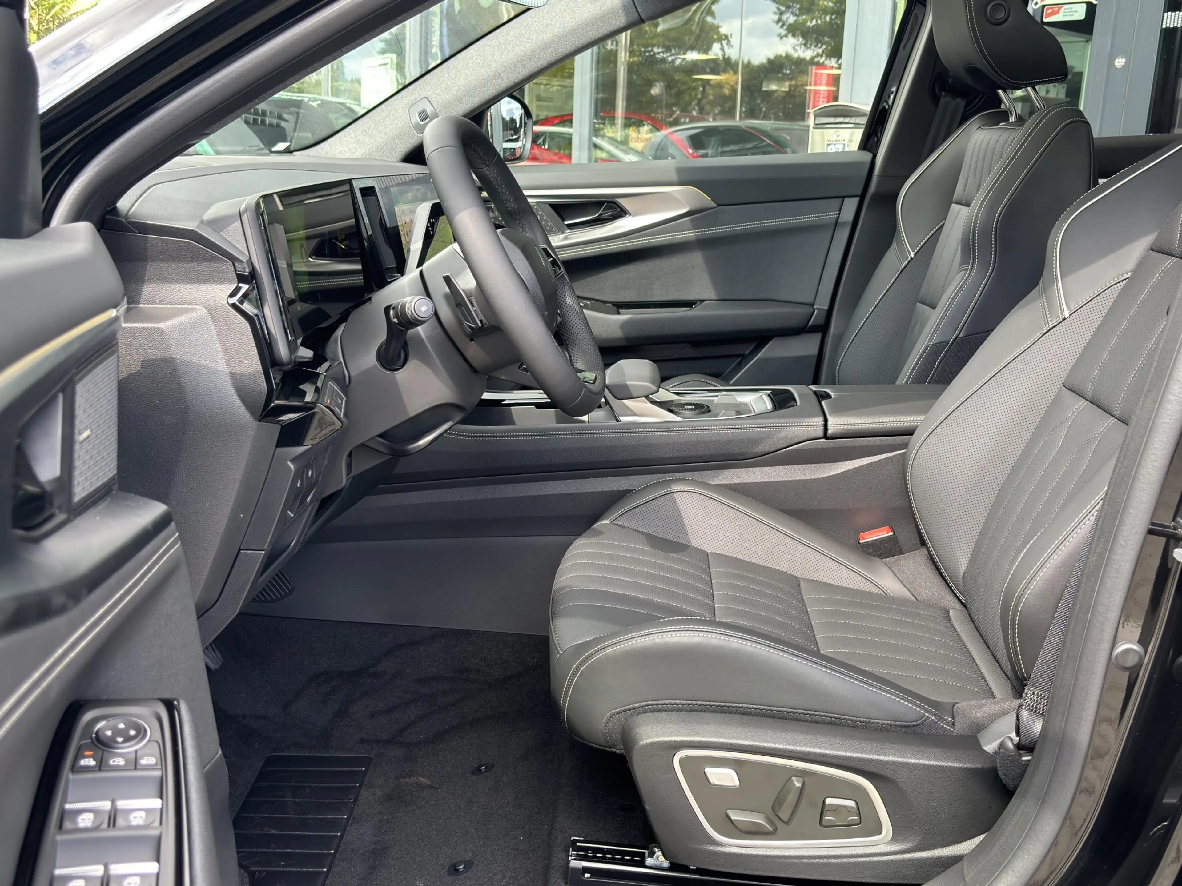 Renault Espace Iconic Full Hybrid E-Tech 200 - 7 zitplaatsen l Me — photo 12