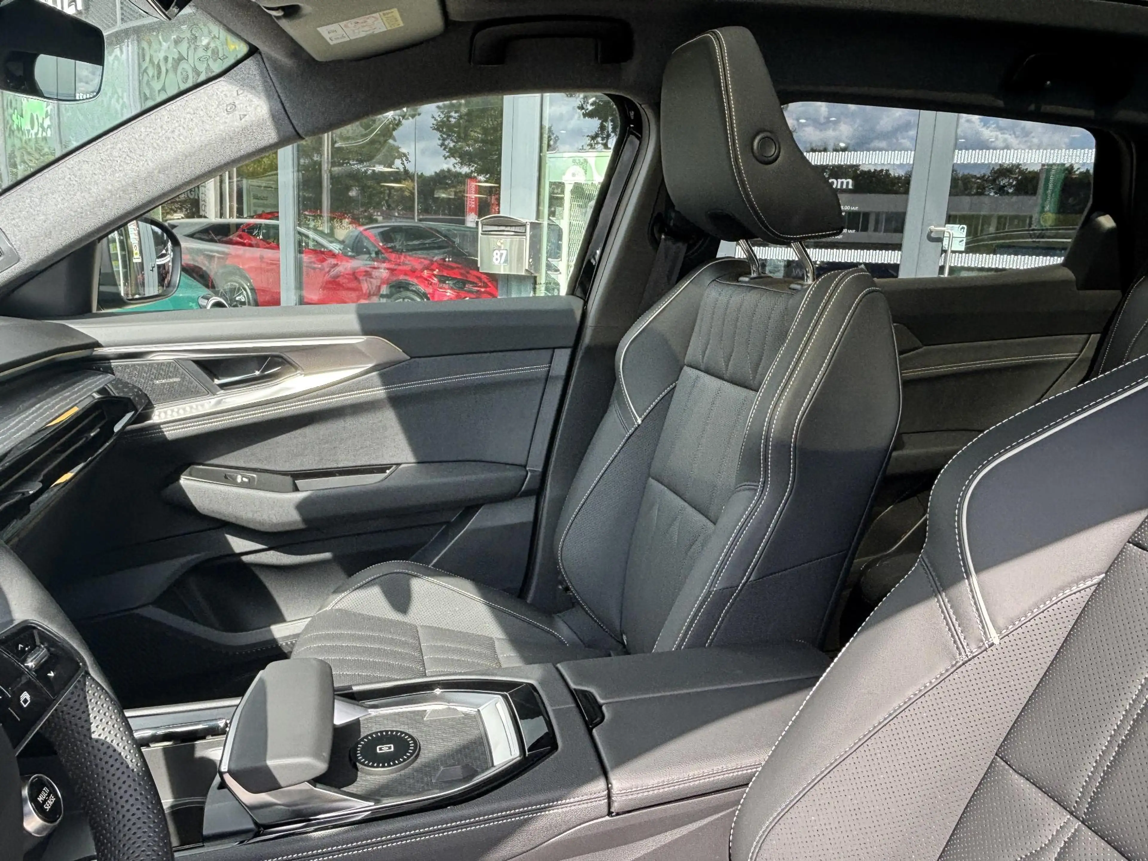 Renault Espace Iconic Full Hybrid E-Tech 200 - 7 zitplaatsen l Me — photo 13