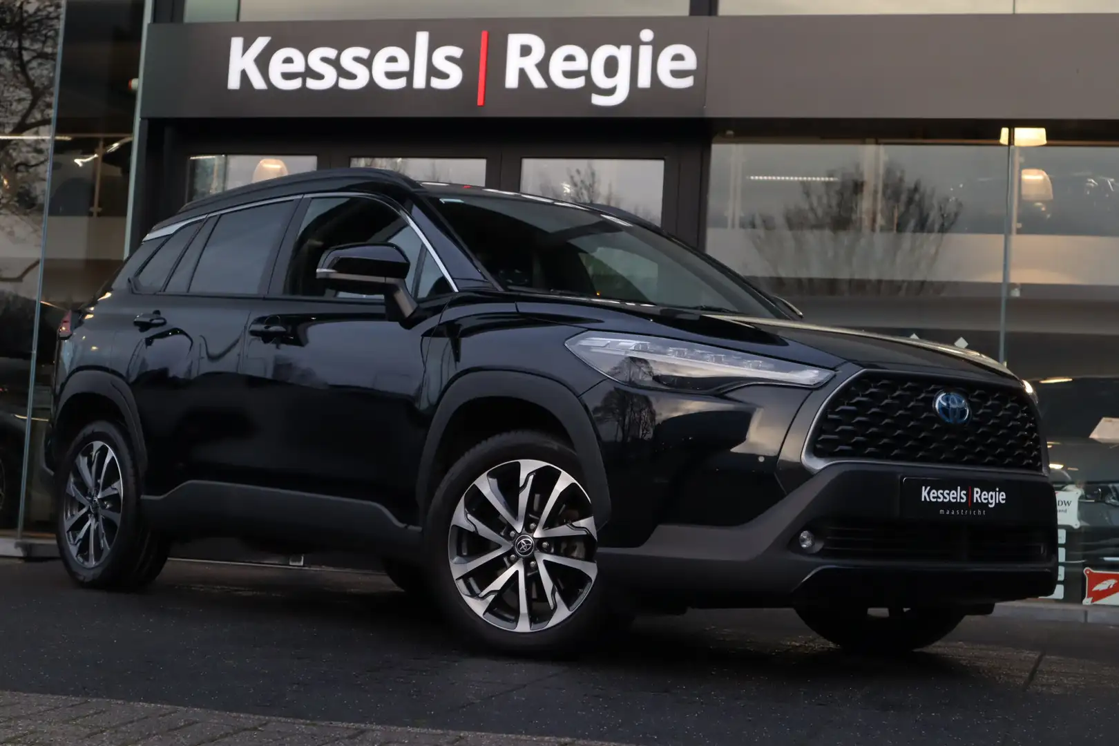 Toyota Corolla Cross 2.0 High Power Hybrid First Edition ACC Bliss Keyl Noir - 1