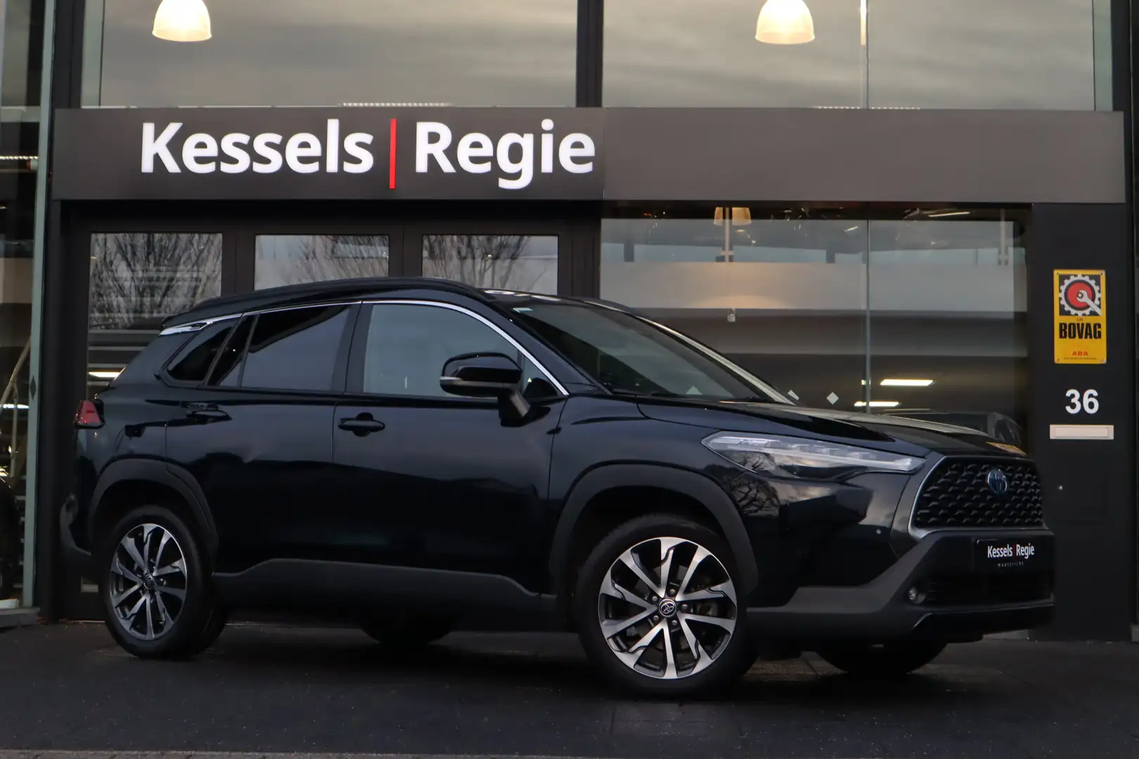 Toyota Corolla Cross 2.0 High Power Hybrid First Edition ACC Bliss Keyl Noir - 2