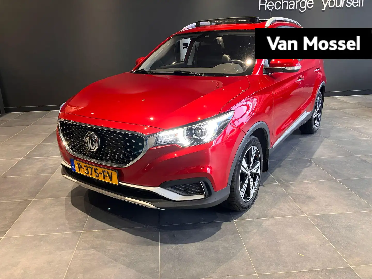 MG ZS MG EV Luxury 45 kWh | Navi | Leder | Panoramadak | Rood - 1