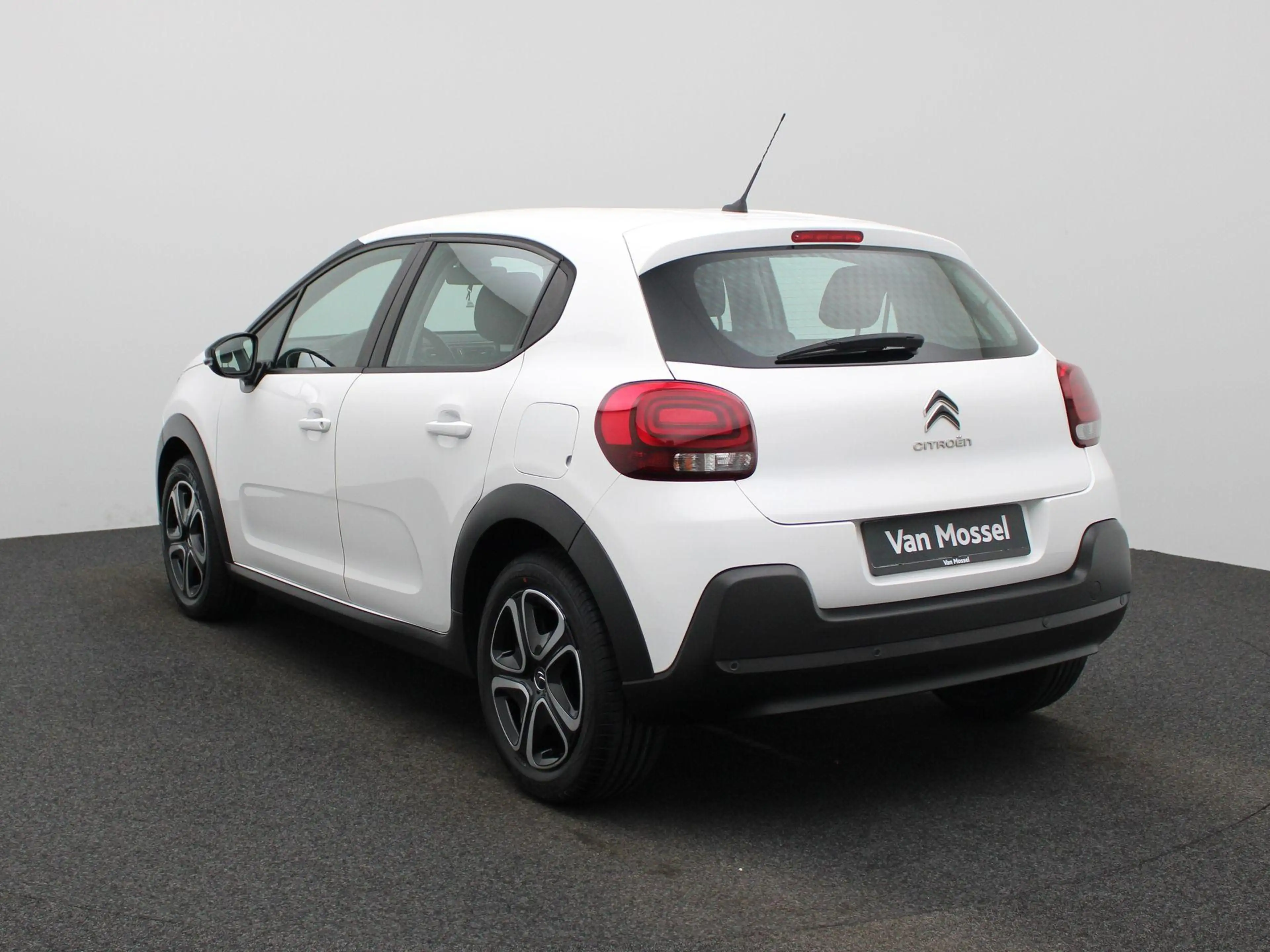Citroen C3 1.2 PureTech 82 S&S MAN Feel — photo 2
