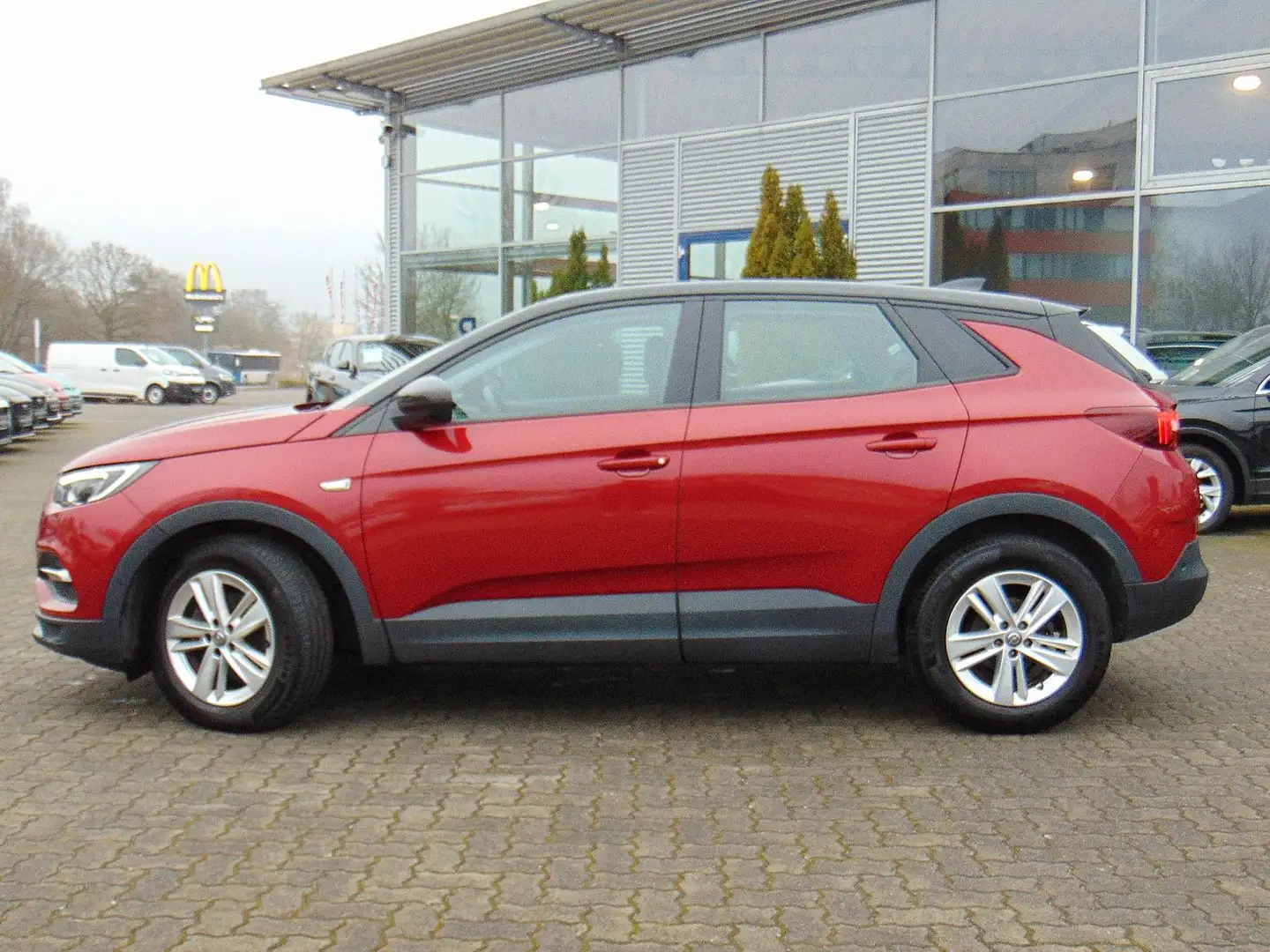 Opel Grandland X 1.5 D AT8 Business Edition Rot - 2