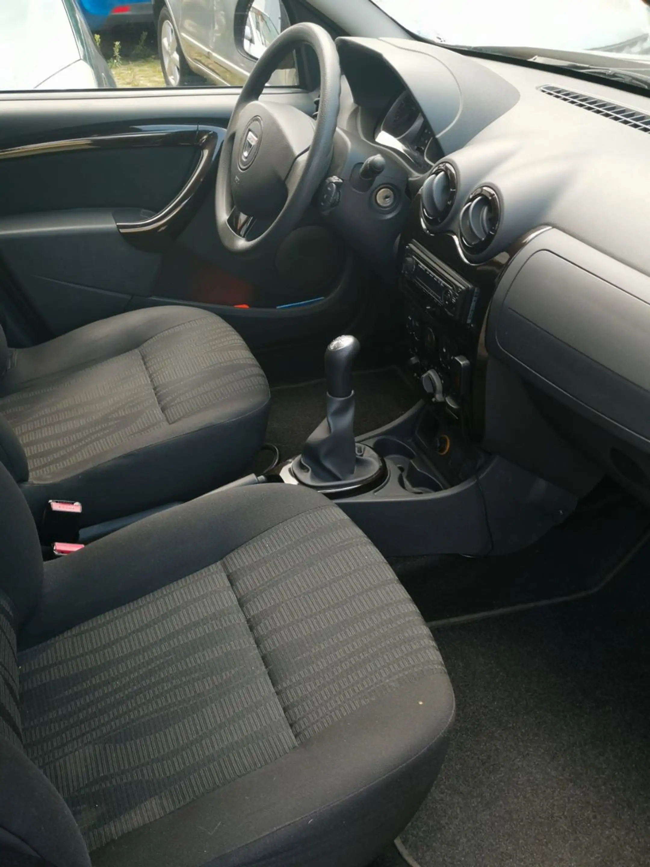 Dacia Duster I Laureate 4x2 1.6 TÜV Zahnriemen Klima — photo 8