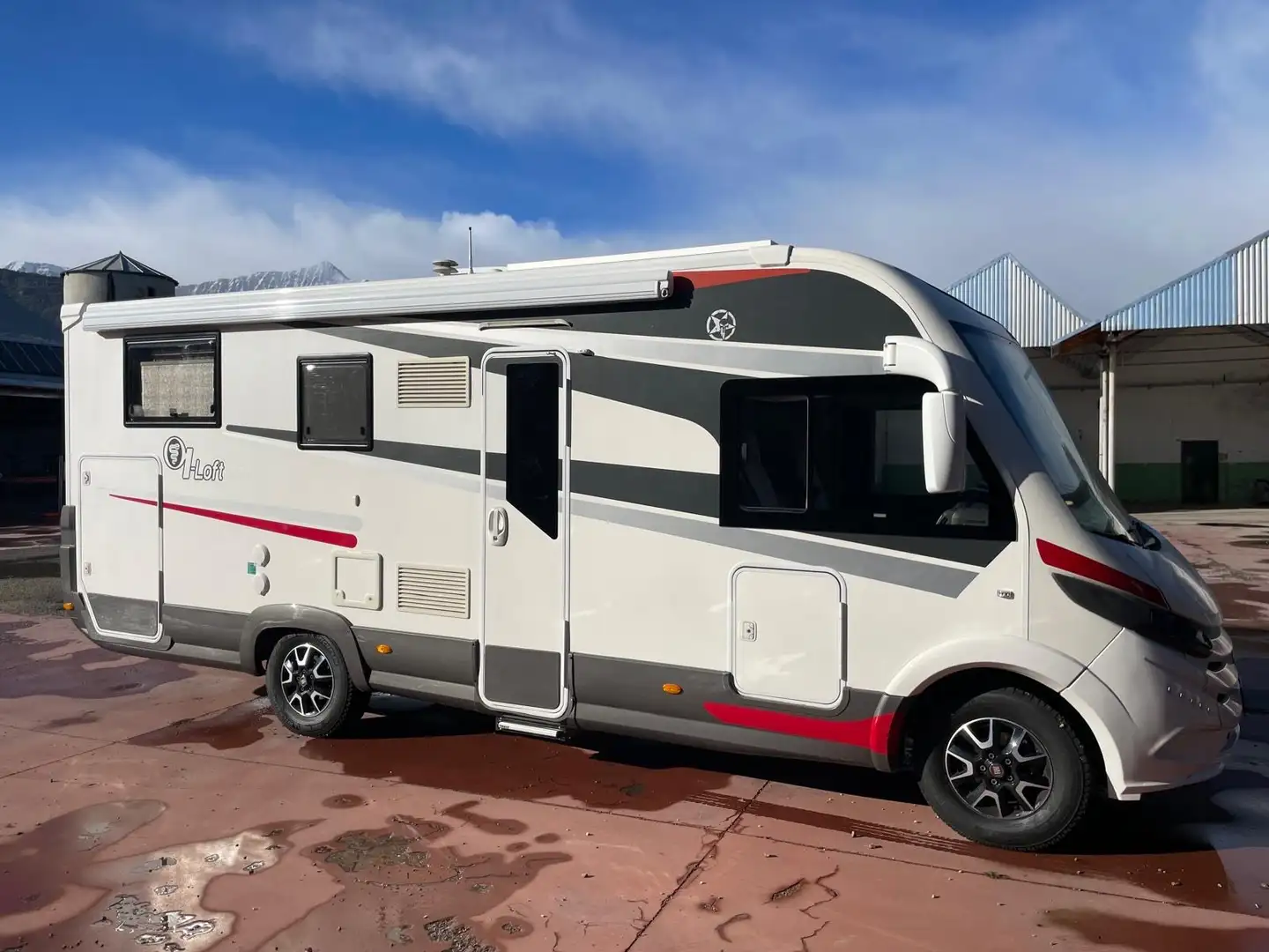 Caravans-Wohnm Elnagh elnagh Iloft530 4 posti - 1