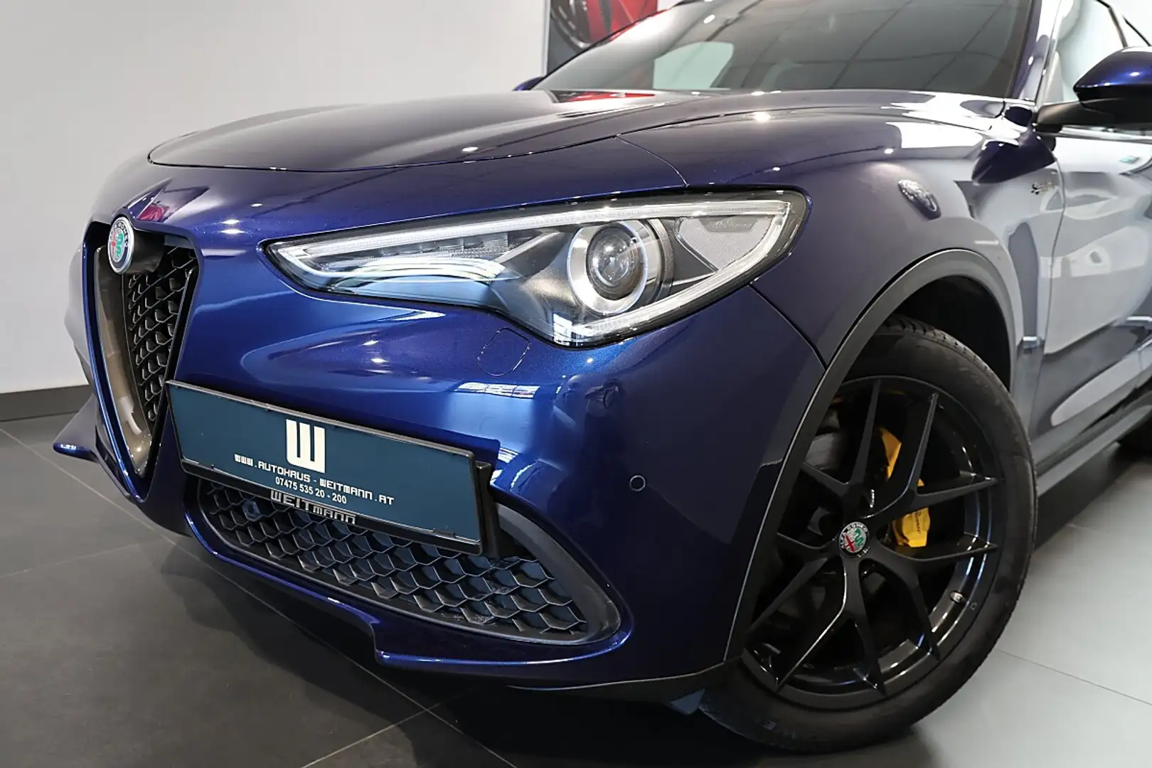 Alfa Romeo Stelvio Sprint 2,2 16V 190 AT8 Q4 Blau - 2