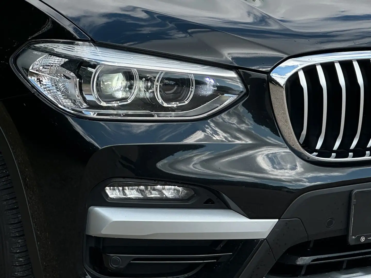 BMW X3 xDrive 20d xLine (LED-TEILLEDER-TEMPO-SHZ) Schwarz - 2