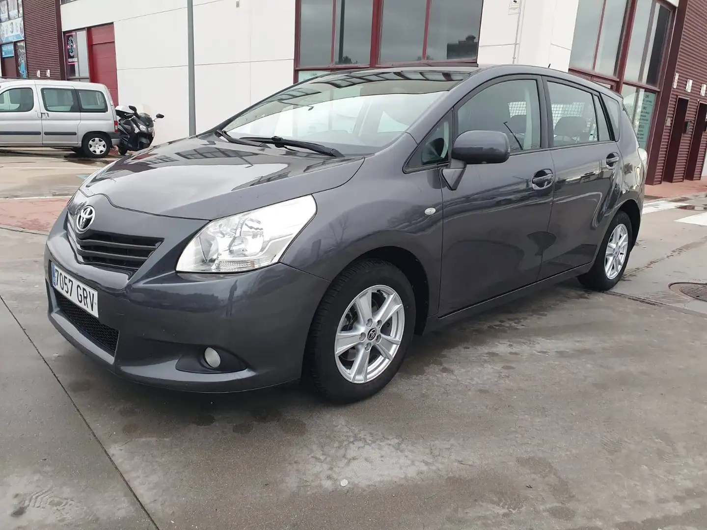 Toyota Verso Verso 2.0D4D Active 5pl. Active Gris - 2