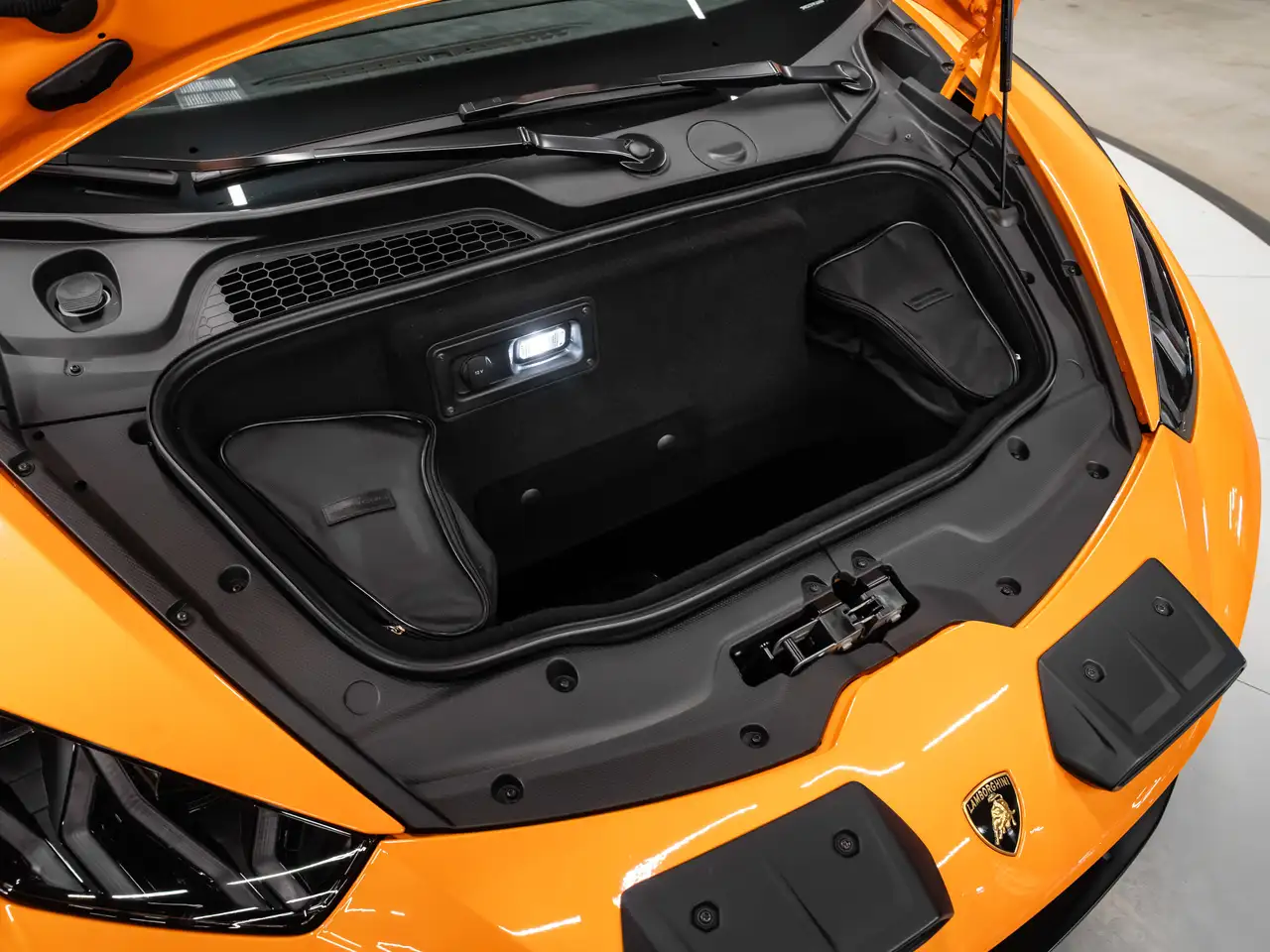Lamborghini Huracán снимка Lamborghini Huracán