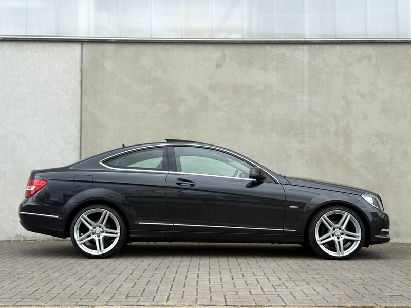 Mercedes-Benz C 180 Coupé Ambition AMG Pano 19inch DEALER NAP — photo 8