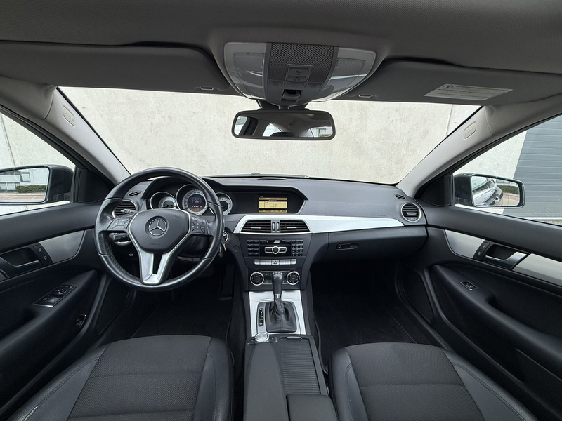 Mercedes-Benz C 180 Coupé Ambition AMG Pano 19inch DEALER NAP — photo 2