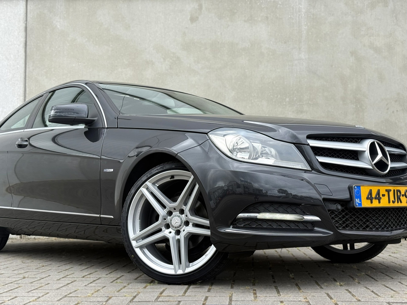Mercedes-Benz C 180 Coupé Ambition AMG Pano 19inch DEALER NAP — photo 13