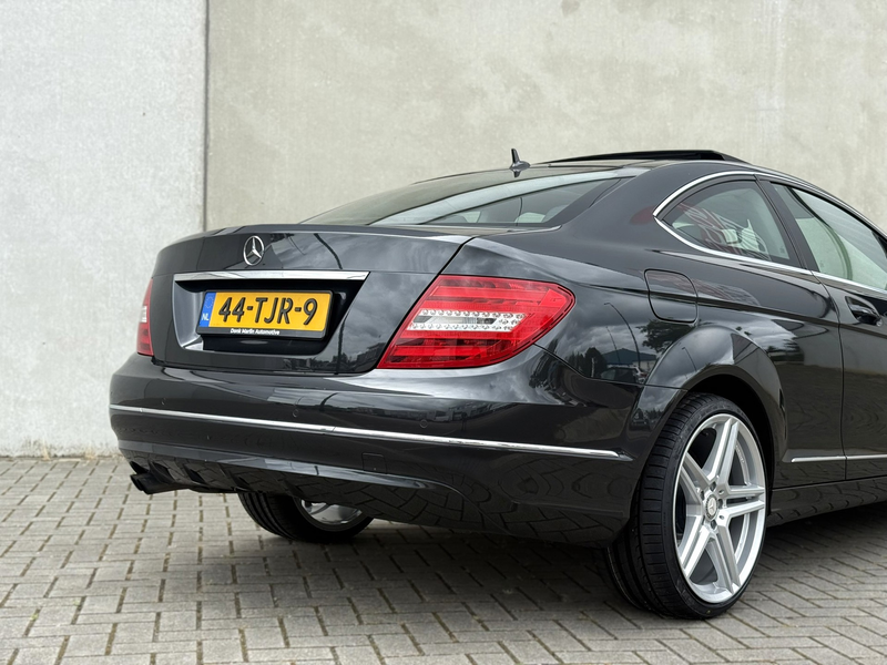 Mercedes-Benz C 180 Coupé Ambition AMG Pano 19inch DEALER NAP — photo 11
