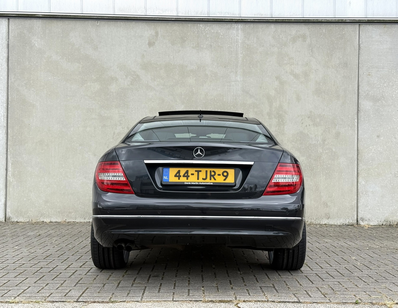 Mercedes-Benz C 180 Coupé Ambition AMG Pano 19inch DEALER NAP — photo 10