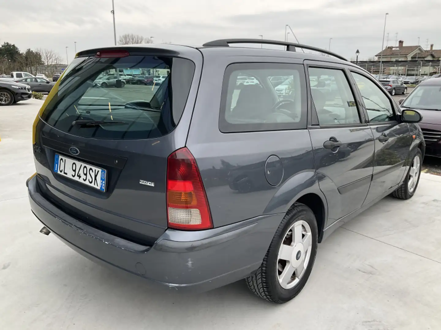 Ford Focus 1.8 TDCi (100CV) cat SW Zetec Gris - 2