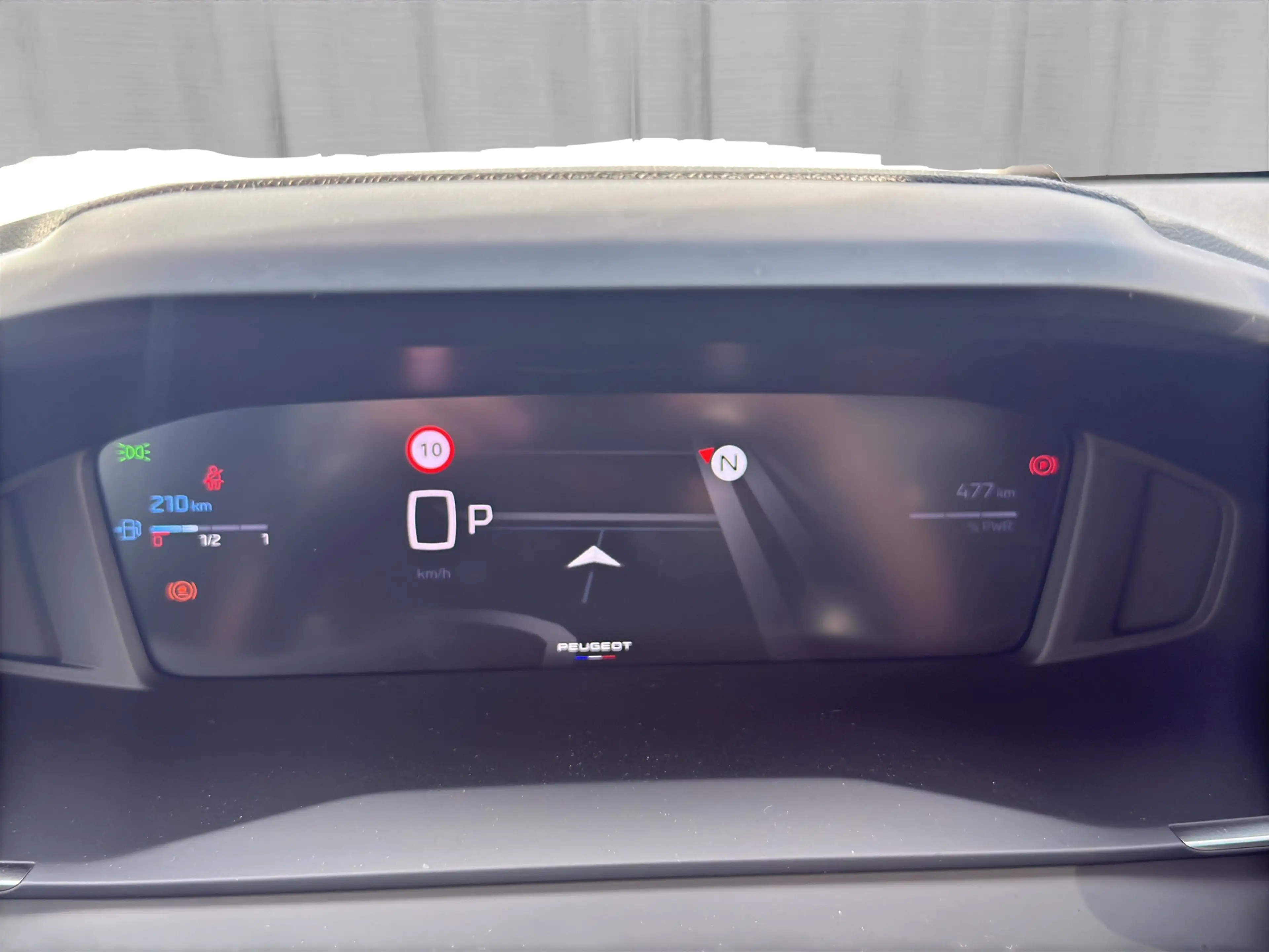 Peugeot 208 Allure Hybrid 110PS e-DSC6 — photo 13