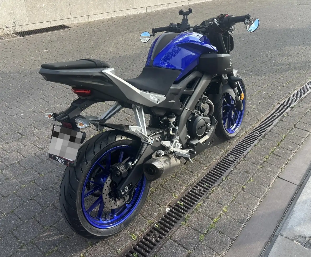 Yamaha MT-125 Yamaha MT125 - BLUE - AKRAPOVIC Bleu - 2