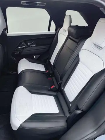 Land Rover Range Rover Sport view 13