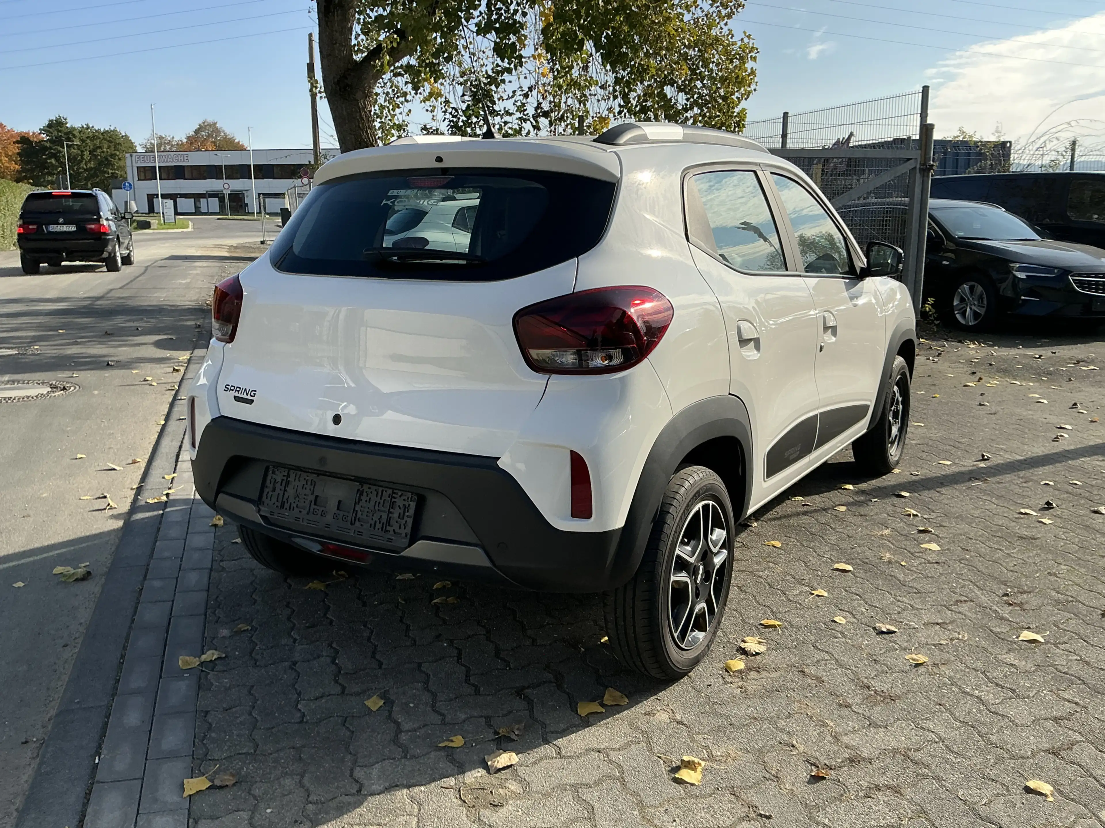 Dacia Spring Essential Teil-Leder R.Cam Navi LED PDC — photo 2
