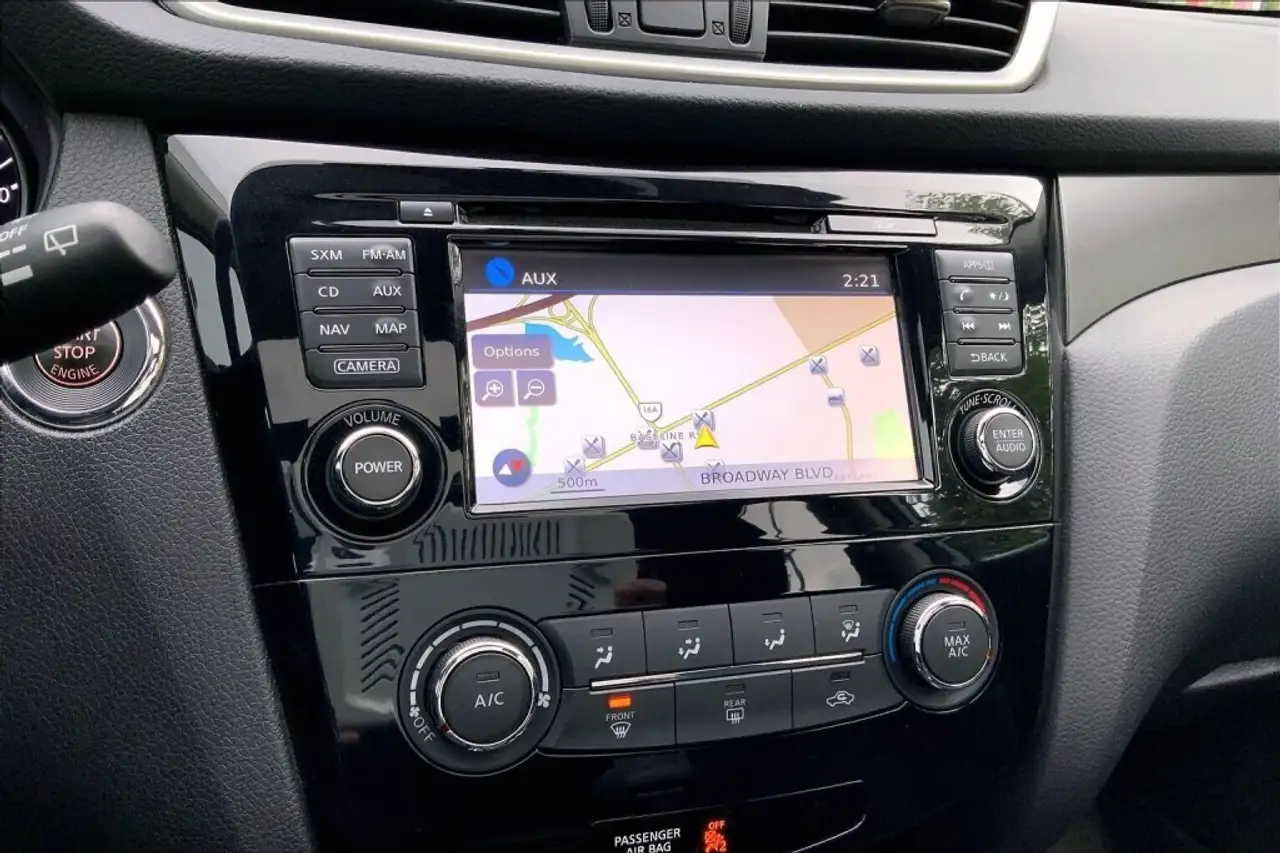 Nissan Rogue снимка Nissan Rogue