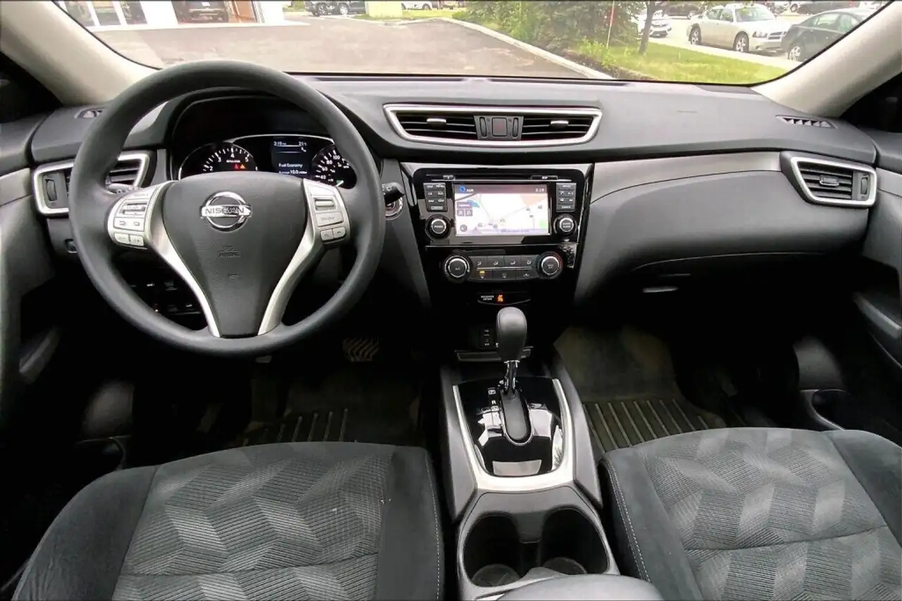 Nissan Rogue снимка Nissan Rogue