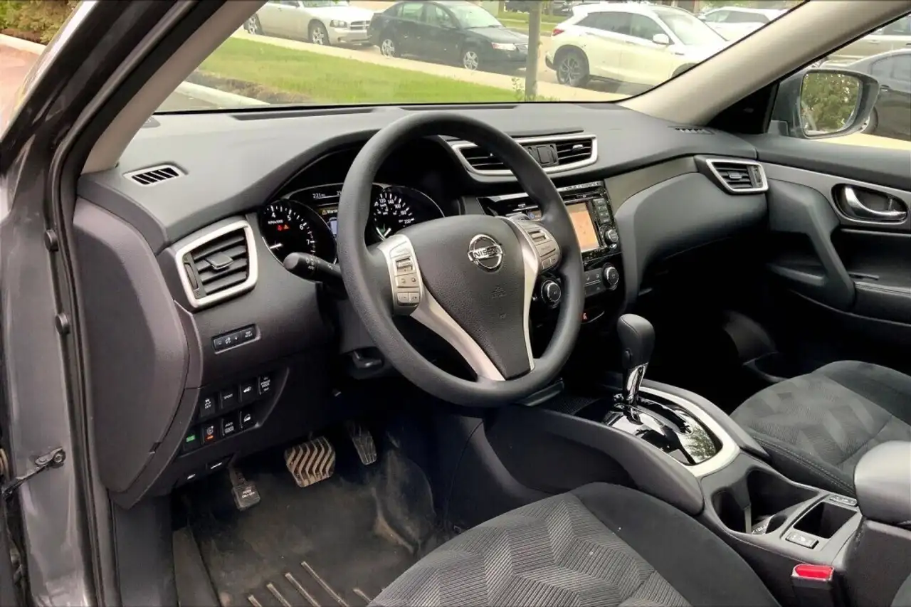Nissan Rogue снимка Nissan Rogue