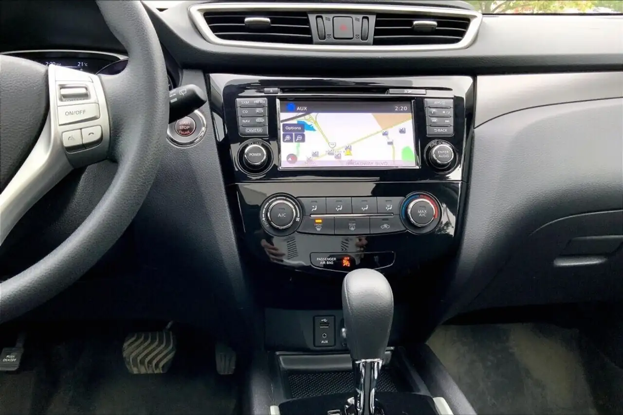 Nissan Rogue снимка Nissan Rogue