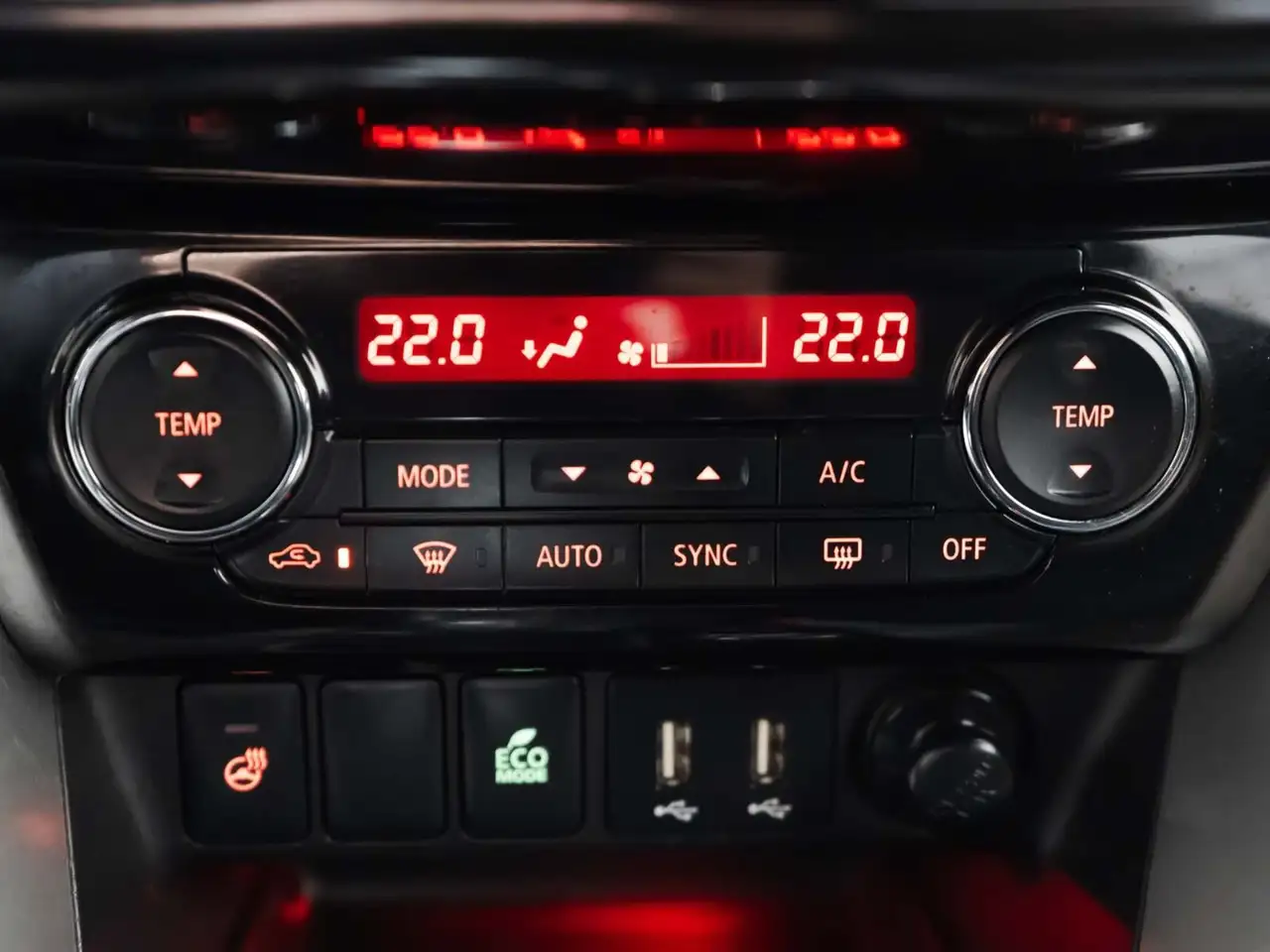 Mitsubishi Eclipse Cross снимка Mitsubishi Eclipse Cross