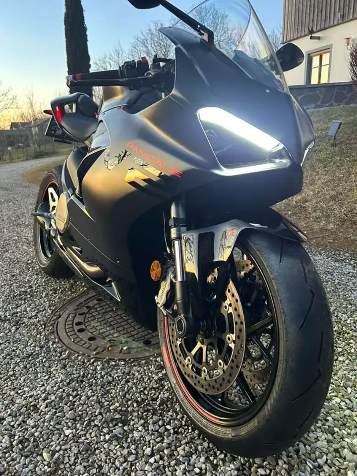 Ducati Panigale V2