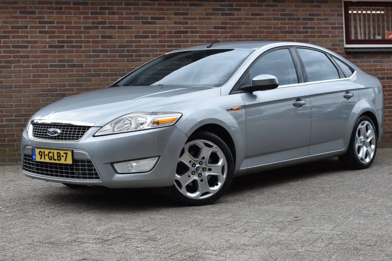 Ford Mondeo 2.0-16V Titanium '08 Navi Clima Cruise Gris - 1