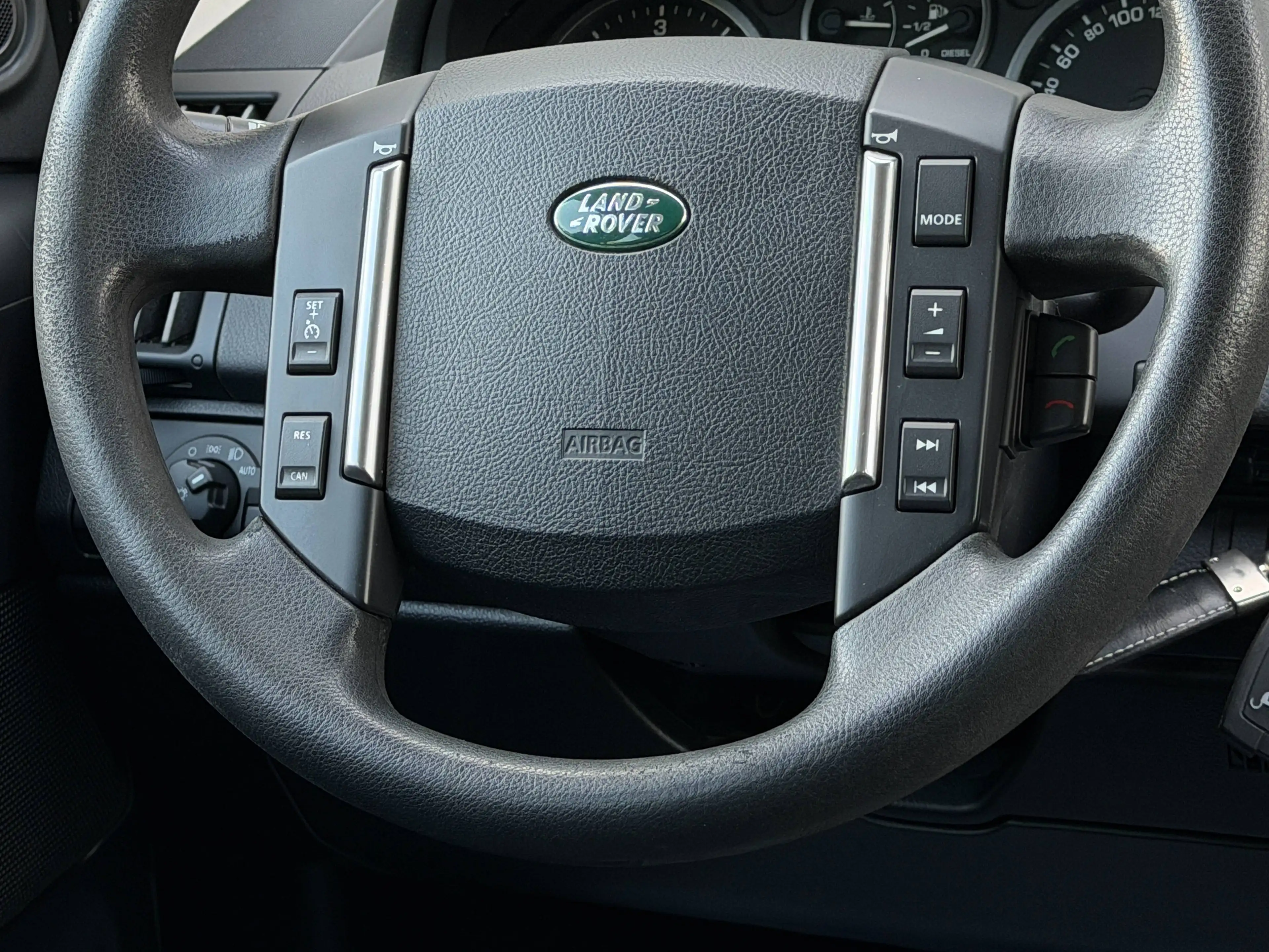 Land Rover Freelander 2.2 Td4 S/BOiTE AUTO/GPS/4X4/BLUETOOTH/CUIR/JANTES/GARANTIE 12 MOIS// — photo 11