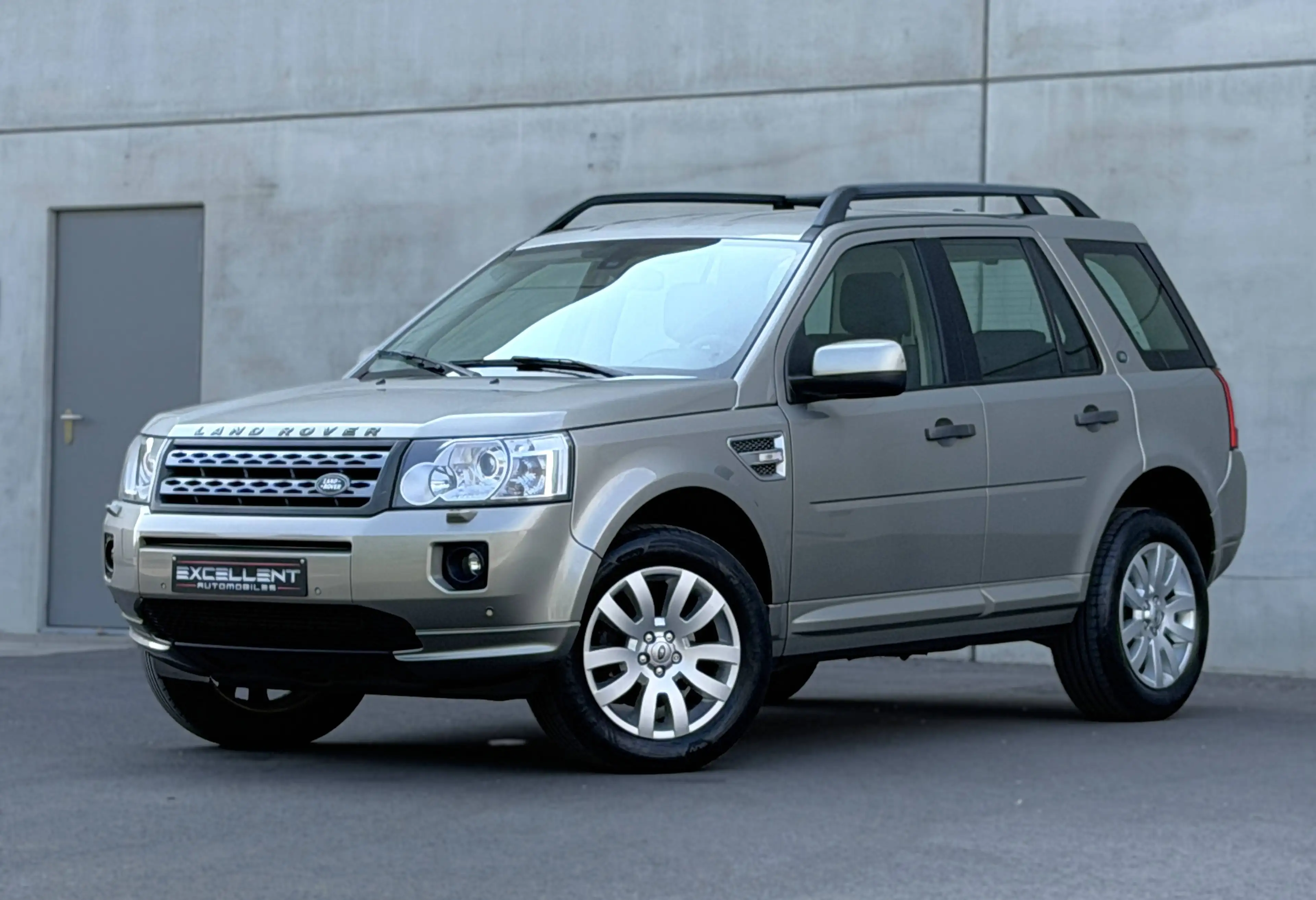 Land Rover Freelander 2.2 Td4 S/BOiTE AUTO/GPS/4X4/BLUETOOTH/CUIR/JANTES/GARANTIE 12 MOIS//