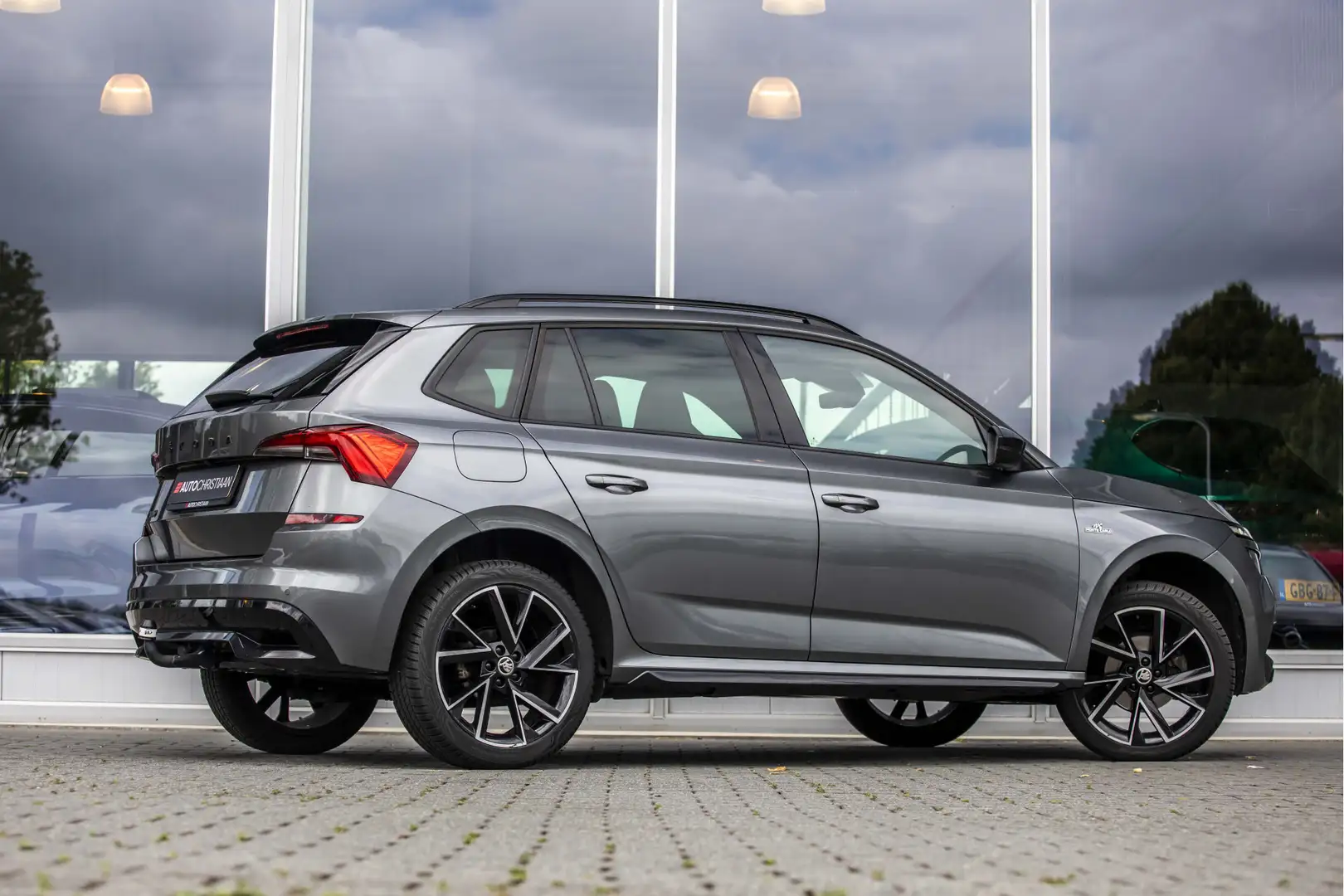 Skoda Kamiq 1.0 TSI Monte Carlo | Pano | Trekhaak | Keyless | Gris - 2