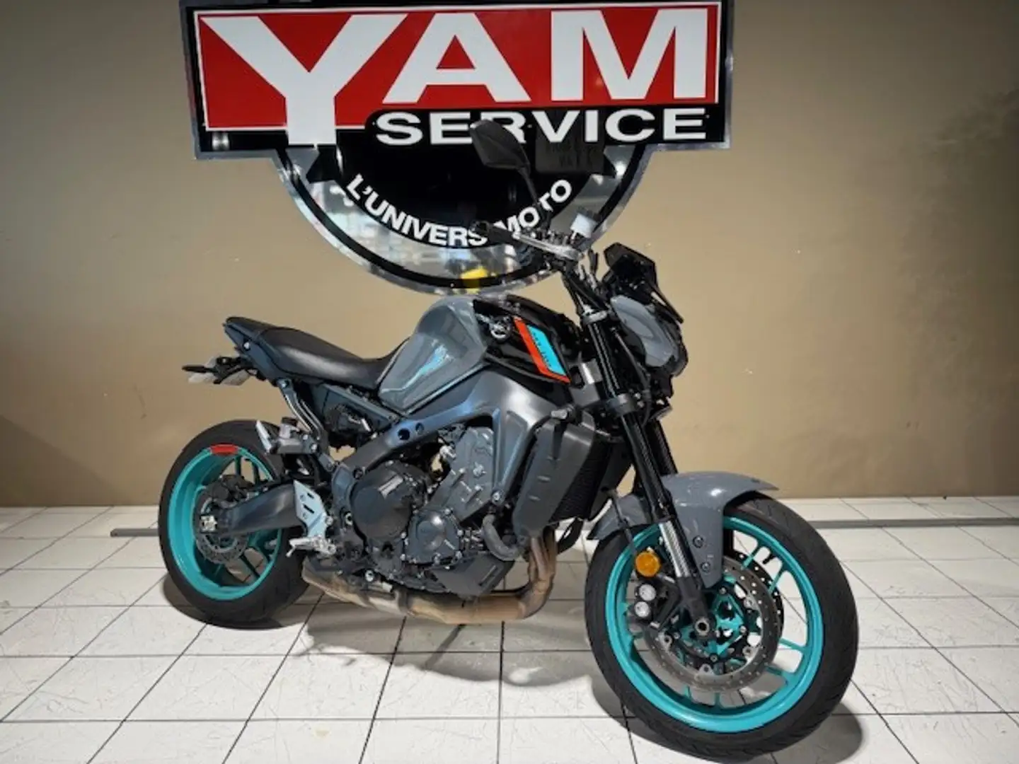 Yamaha MT-09 Gris - 1