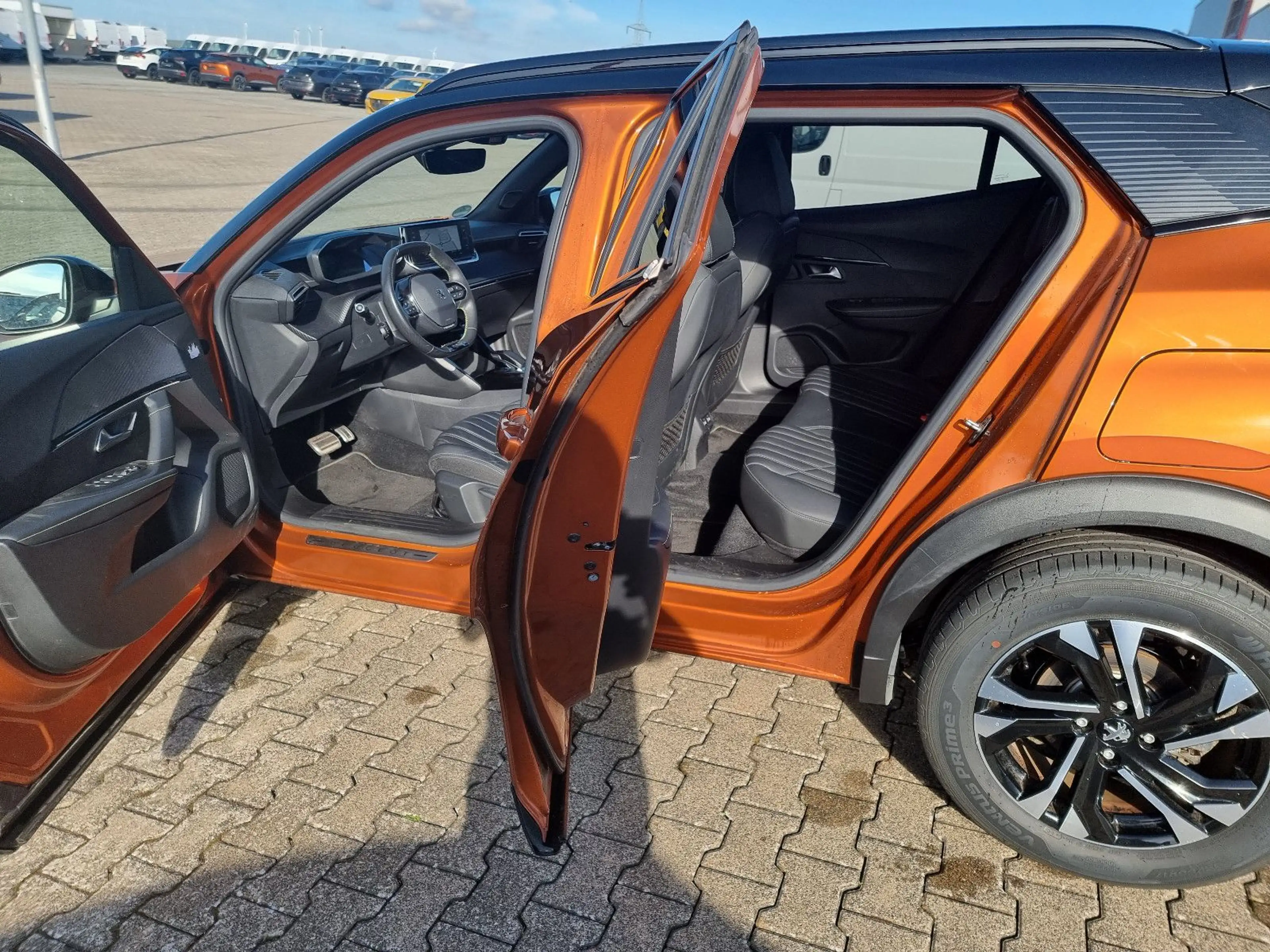 Peugeot e-2008 GT-Line -KLIMA-NAVI-CARPLAY-SHZ-CAM-LEDER — photo 15
