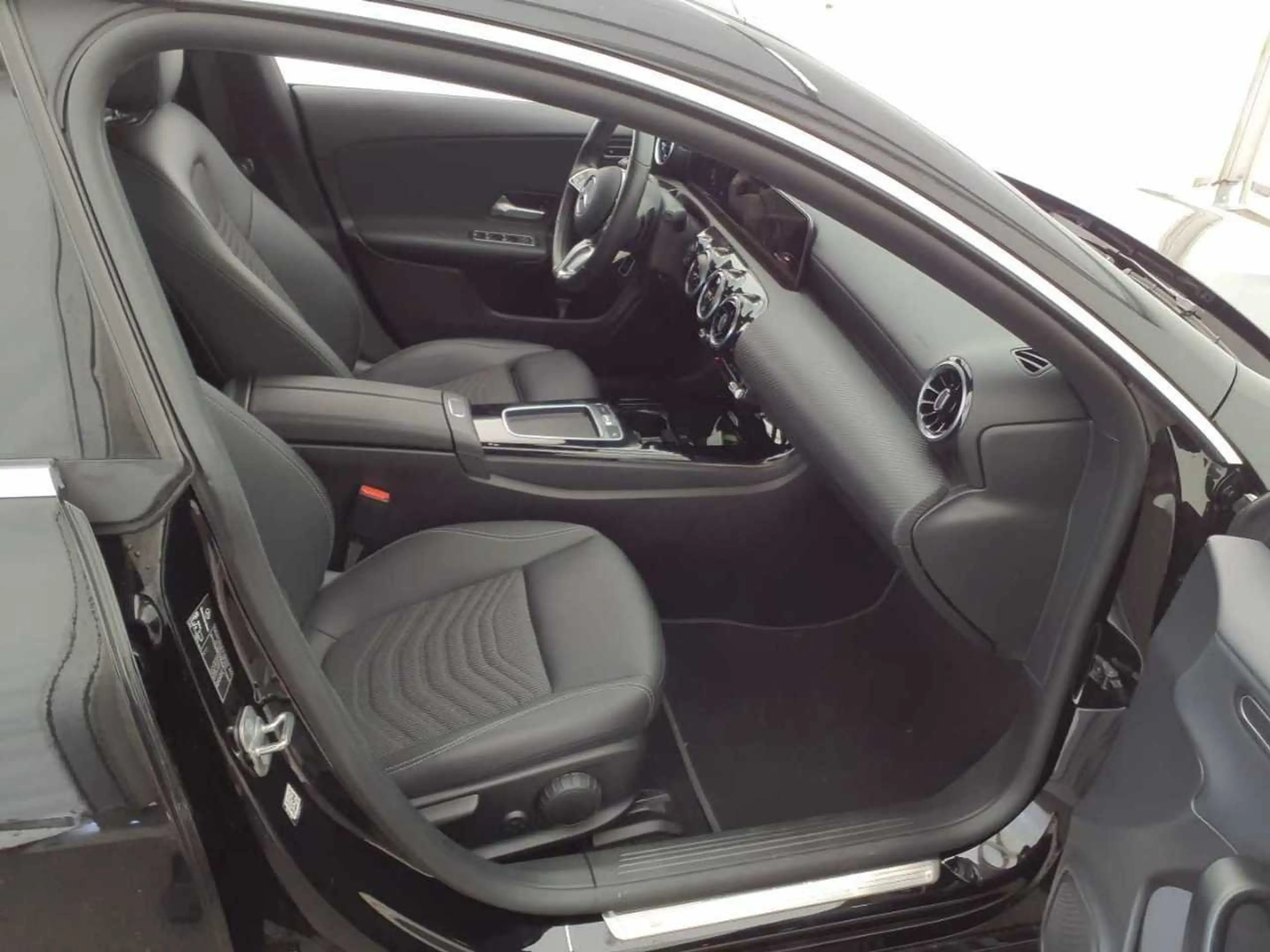 Mercedes-Benz CLA 180 Shooting Brake El.Heckkl. Key LED Lane — photo 8