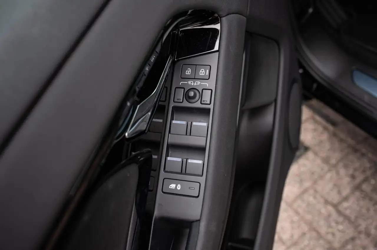 Land Rover Range Rover Evoque 2026 — фото 30