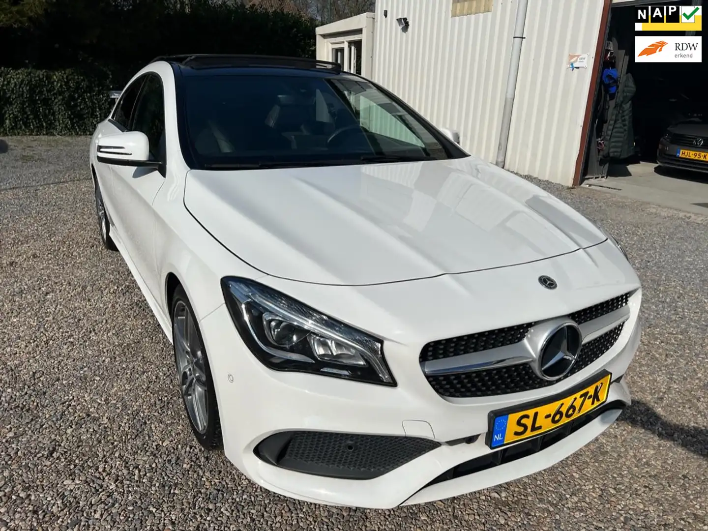 Mercedes-Benz CLA 180 AMG Upgrade Edition PANODAK.LED.CAM.NAP! Wit - 1