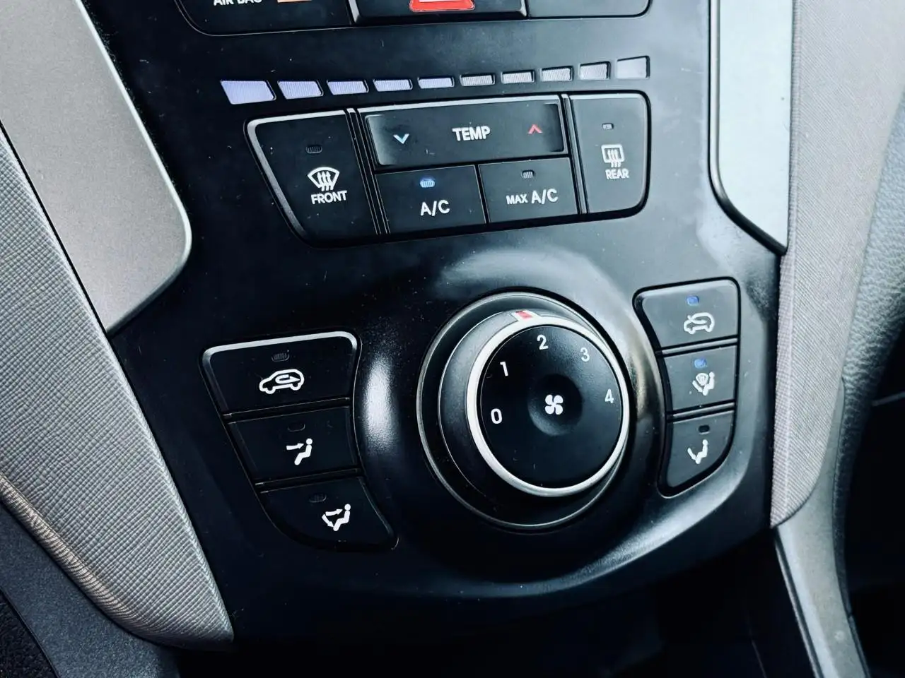 Hyundai SANTA FE снимка Hyundai SANTA FE