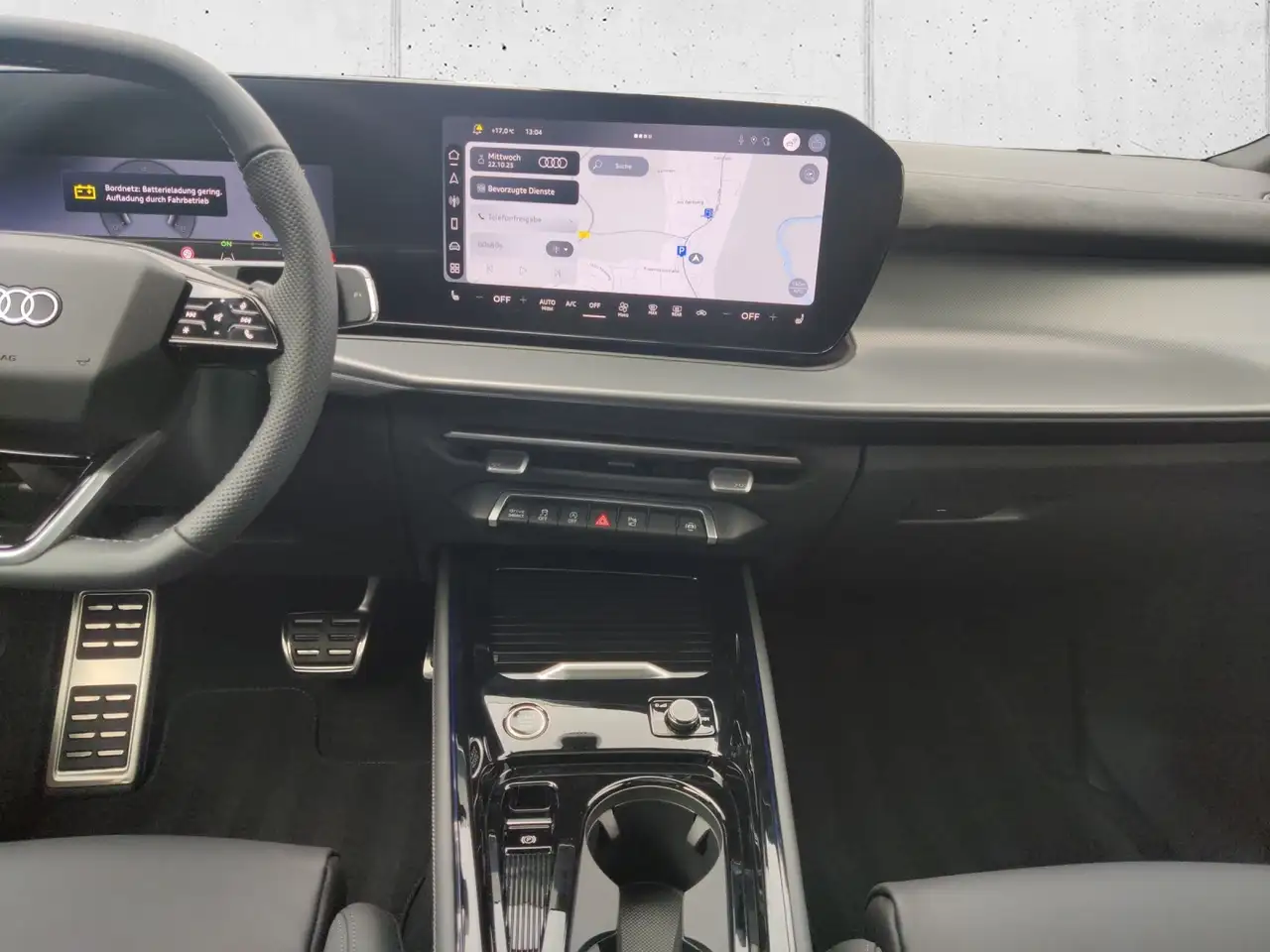 Audi Q3 SUV TFSI 110 kW S tronic KLIMA LED NAVI LEDER ALU 14