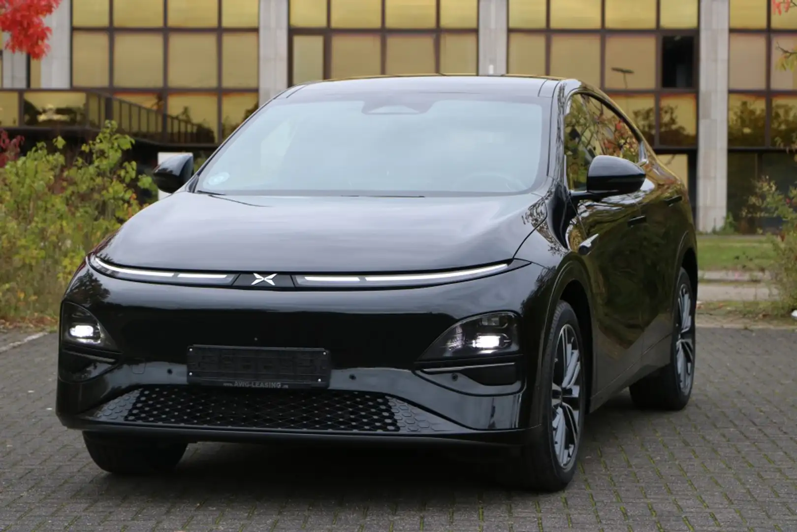 Xpeng Sonstige 190 kW RWD 66 kWh Pano Leder CarPl. Navi 360° Schwarz - 2
