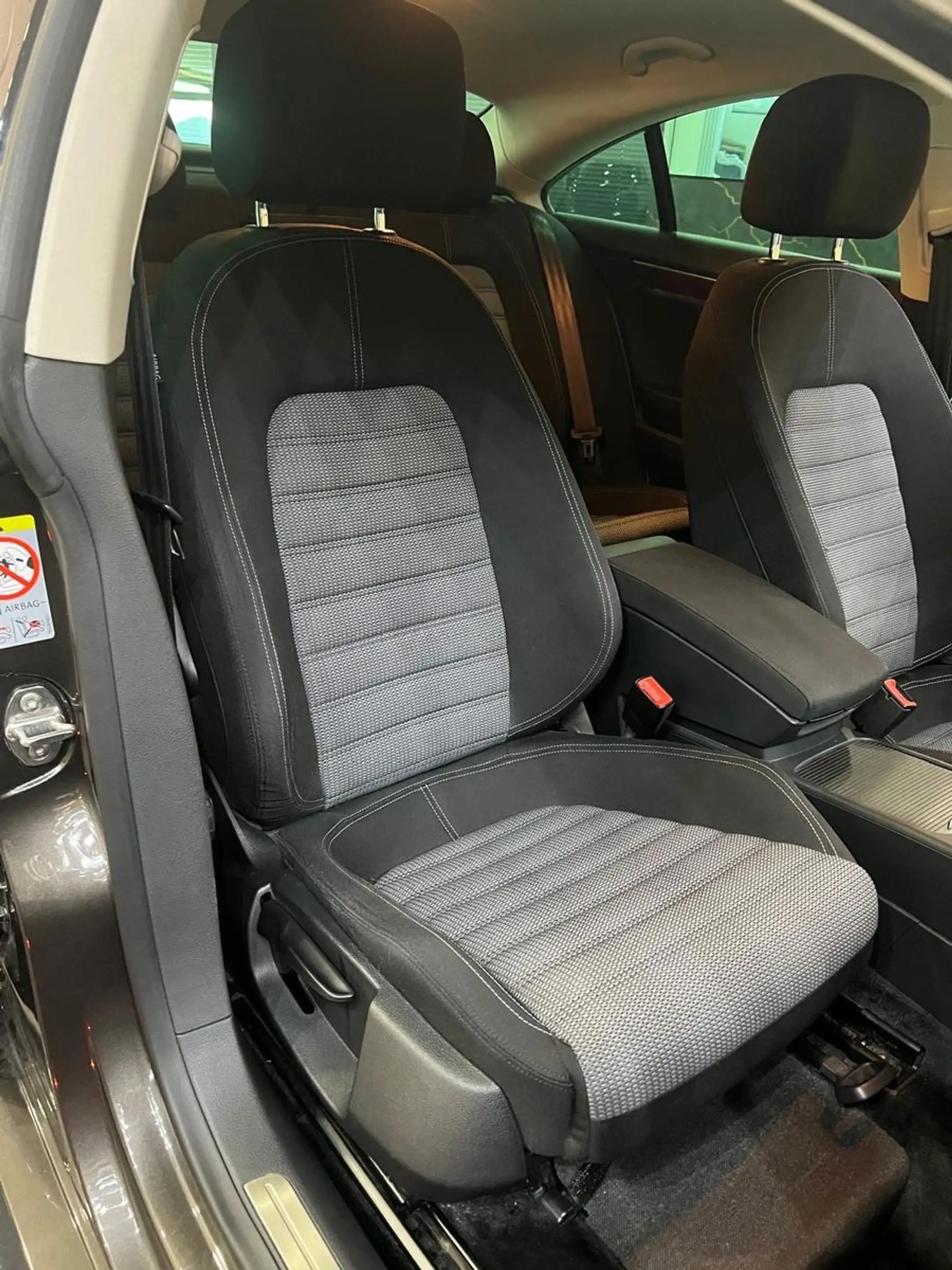Volkswagen CC 1.8 TFSI /Xenon/Navi/FOX/ — photo 12