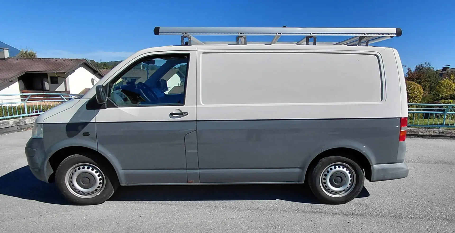 Volkswagen T5 Transporter Fahrgestell 1,9 TDI Weiß - 2