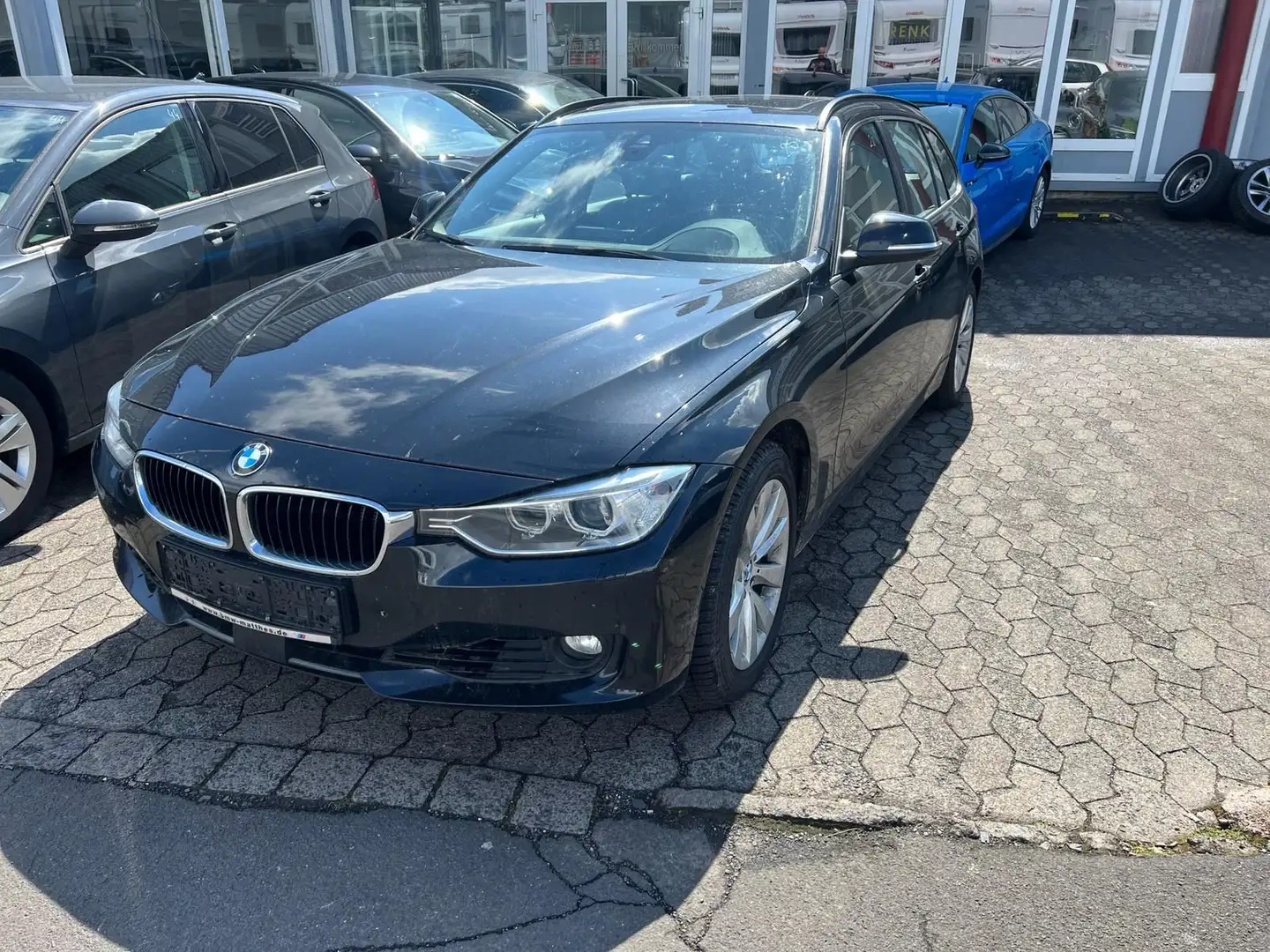 BMW 335 d xDrive Touring*Head-Up*Panorama*LEDER* Fekete - 1