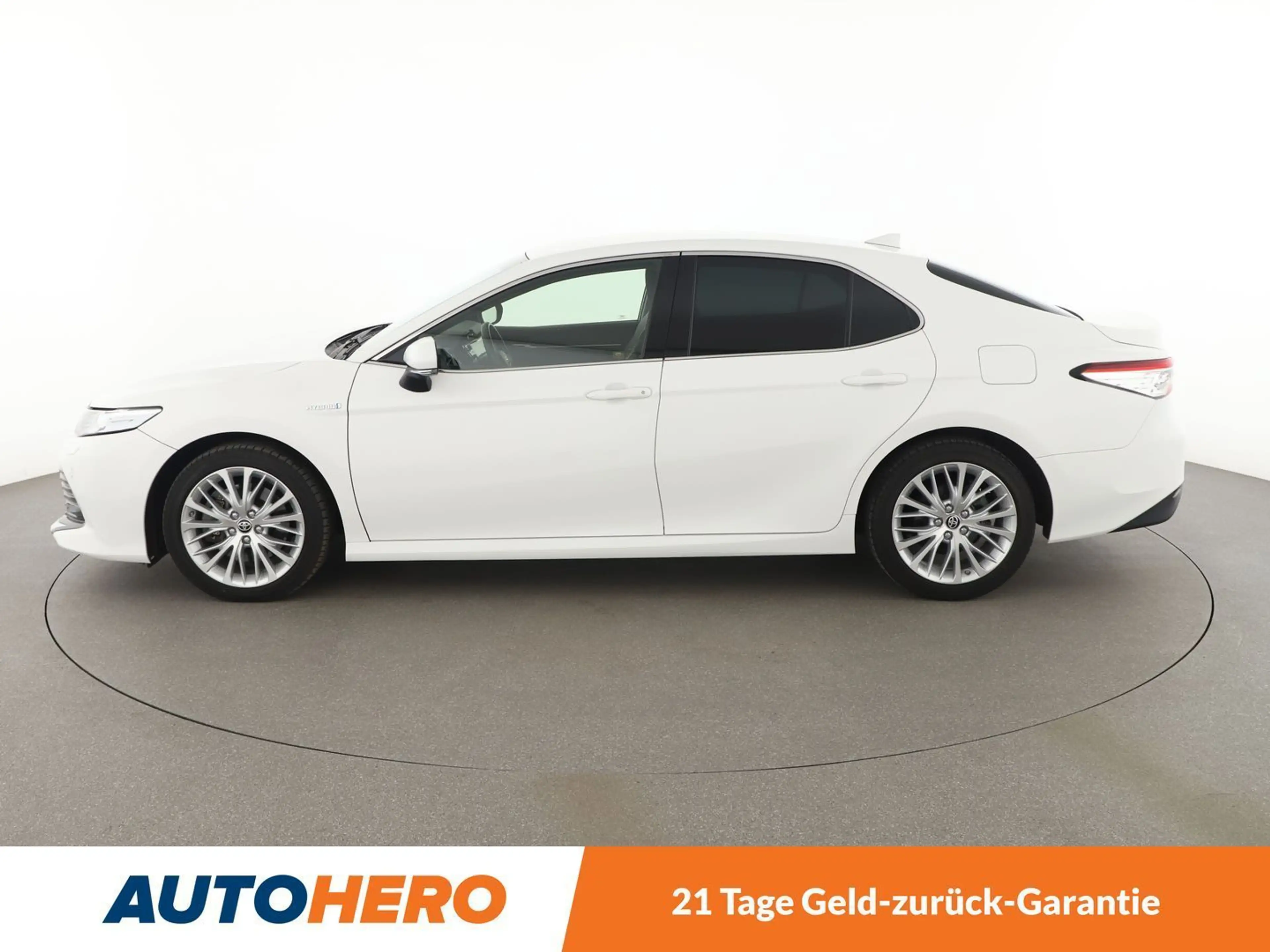 Toyota Camry 2.5 Hybrid Executive Aut.*NAVI*LED*CAM*SHZ*ACC* — photo 3